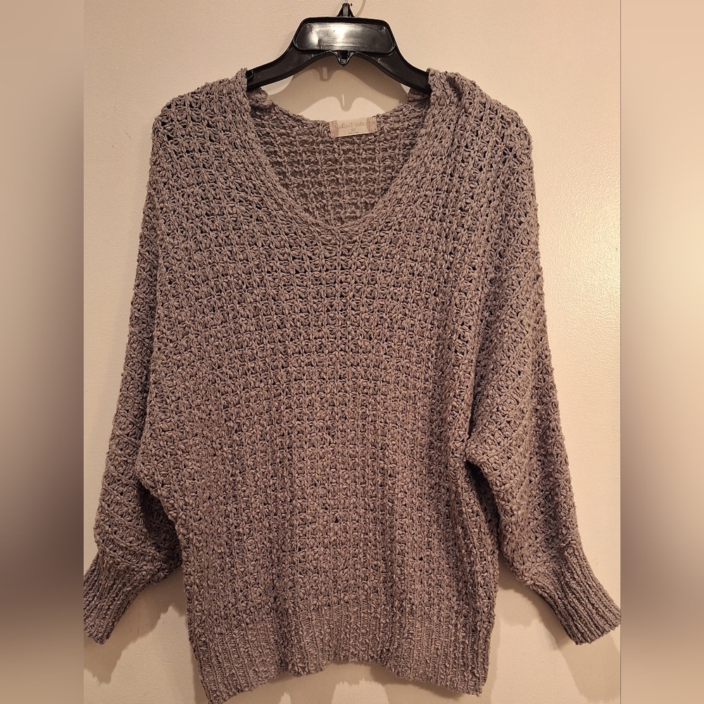 Altar'd State XS Knit Mid Cut Gray Women's Fun & Soft Sweater‎